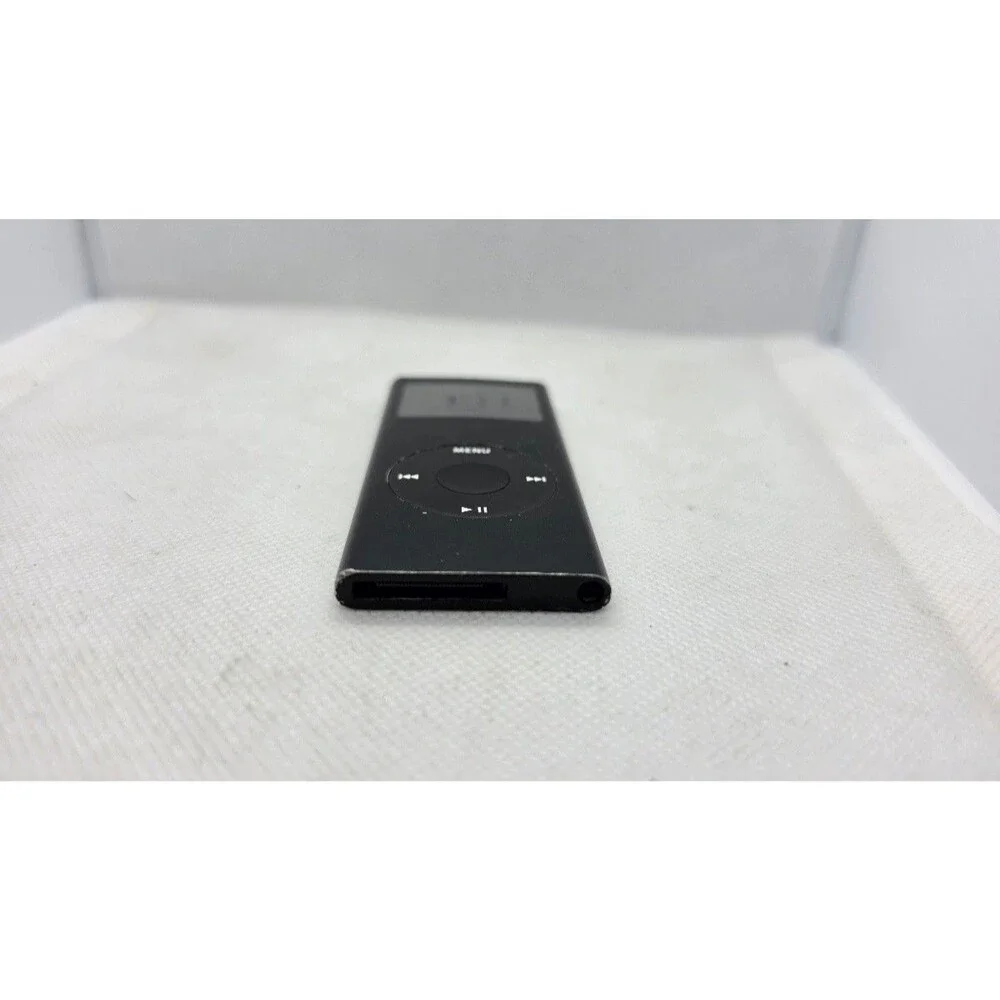 Apple iPod Nano 2nd Generation 8GB Black (A1199) - For Parts/Damaged